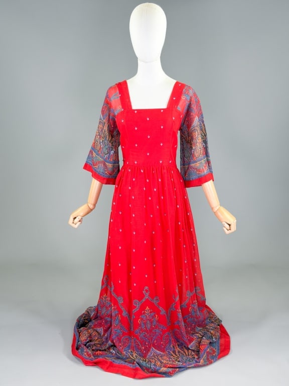 Vintage 1970s Lanz Boho Paisley Maxi Dress: Vintage 1970s Lanz Boho Paisley Maxi Dress having back zip closure, marked size 13/14. Measuring 36 inch bust, 28 inch waist, 60 inches long, 17 inch sleeve length.