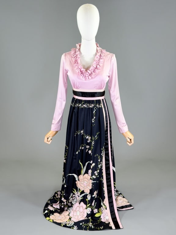 Vintage 1970s Fred Perlberg Floral Maxi Dress: Vintage 1970s Fred Perlberg Floral Maxi Dress having back zip closure. Measuring 32-34 inch bust, 26 inch waist, 53 inches long, 23 inch sleeve length.