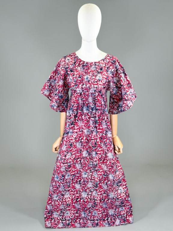 Vintage 1970s Cotton Batik Boho Maxi Dress: Vintage 1970s Cotton Batik Boho Maxi Dress having lace up back tie. Measuring 34 inch bust, 32 inch waist, 50 inches long, 9 inch sleeve length.