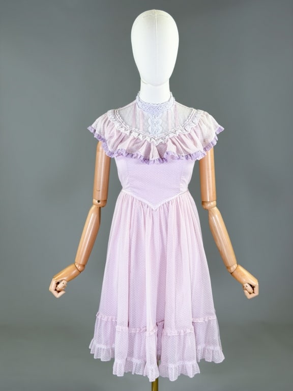 Vintage 1970s Gunne Sax Swiss Dot Lace Dress (1 of 7)