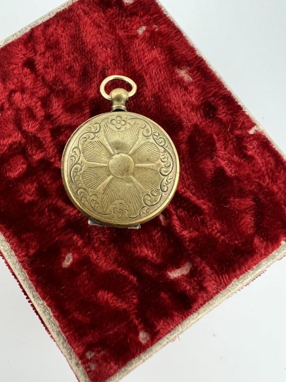 Antique Georgian Style Locket Necklace Pendant: Antique Georgian Style Locket Necklace Pendant. Interior with two round glass panels. Measures just over 1.25 inches in length.