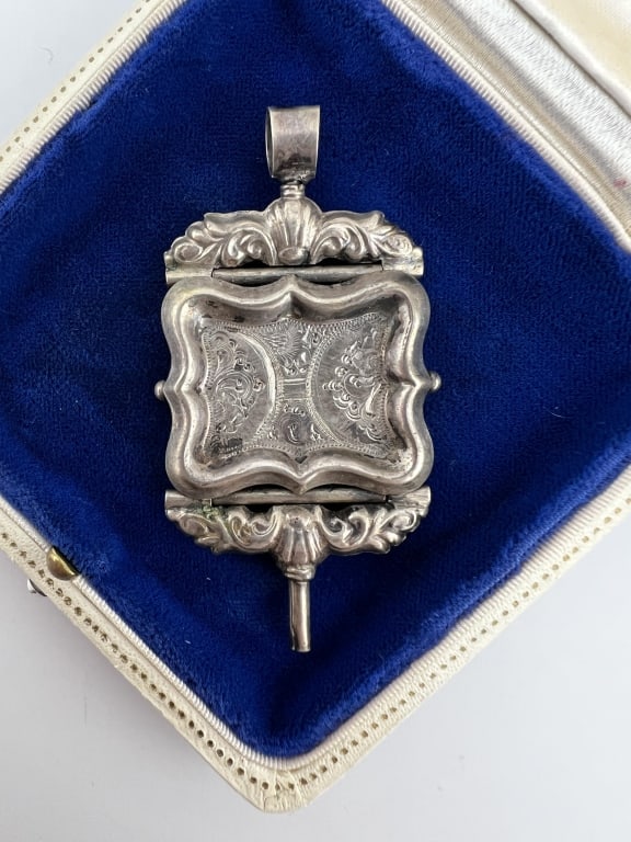 Large Antique 19th C Georgian Sterling Watch Key (1 of 6)