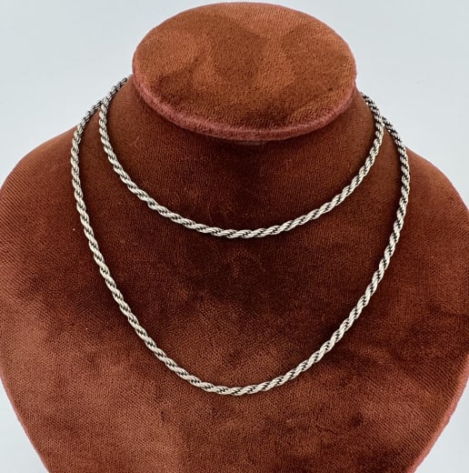 Sterling Silver Italian Rope Twist Necklace Chain: Sterling Silver Italian Rope Twist Necklace Chain. Hallmarked for sterling and marked Italy. Necklace measures 20 inches in length.