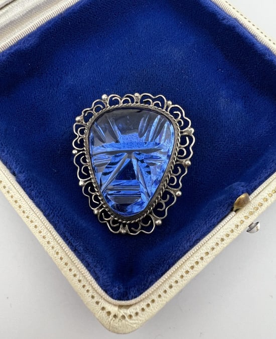 Vintage Mexico Sterling Silver Pendant or Brooch: Vintage Mexico Sterling Silver Pendant or Brooch. Signed and hallmarked on the back. Measures just over 1.5 inches in length.