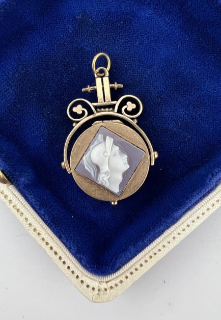 Antique 19th C Gold Filled Spinning Locket Pendant: Antique 19th C Gold Filled Spinning Locket Pendant. Antique 19th century late Victorian era locket necklace pendant that spins within the setting. One side was a hand carved Greco Roman style sardonyx