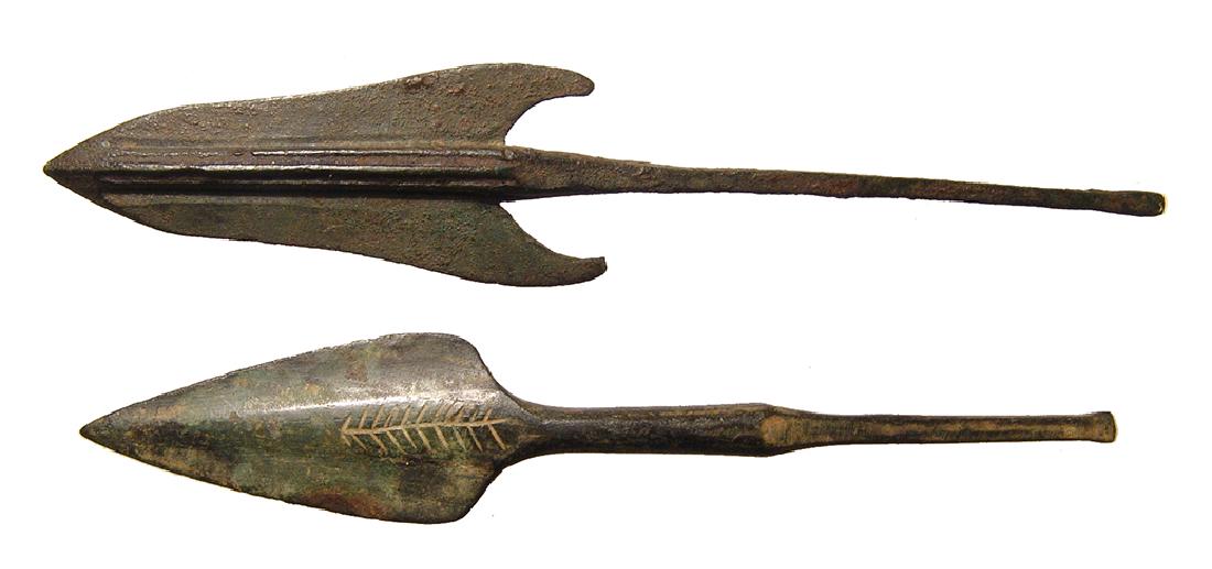 A pair of ancient bronze arrowheads (1 of 2)