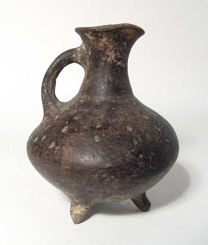 A Villanovan impasto tripod jug, Italic (1 of 4)