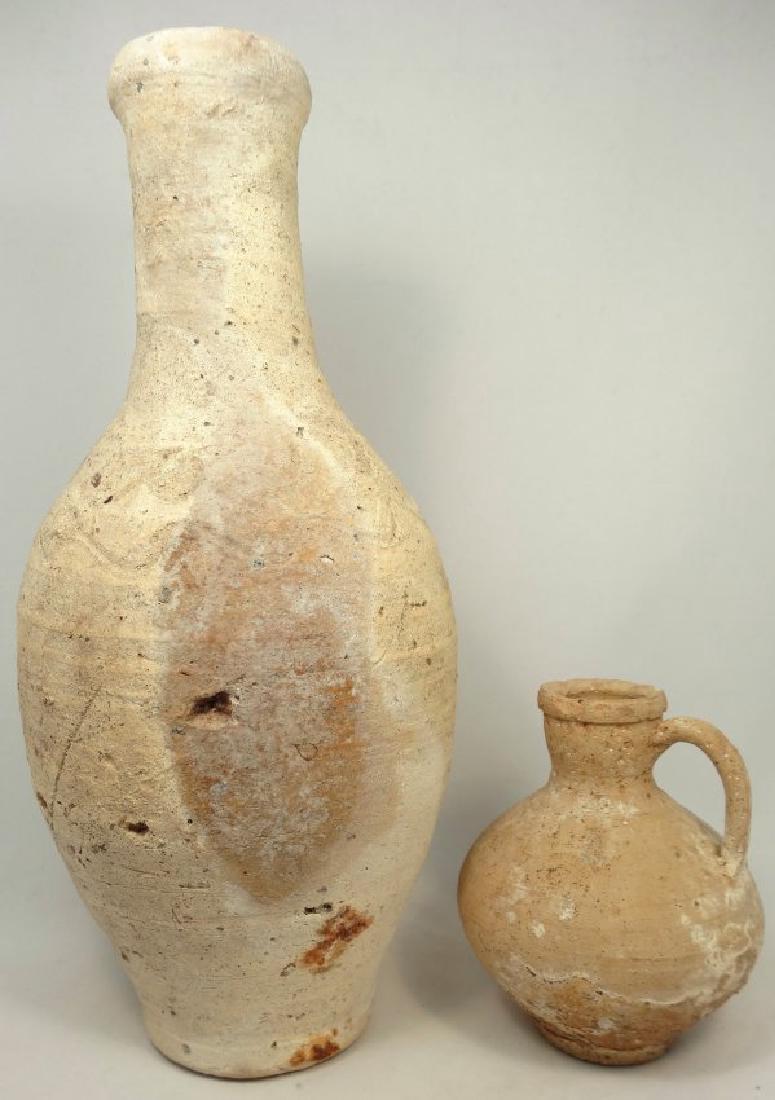 A lot of 2 ancient pottery vessels (1 of 6)