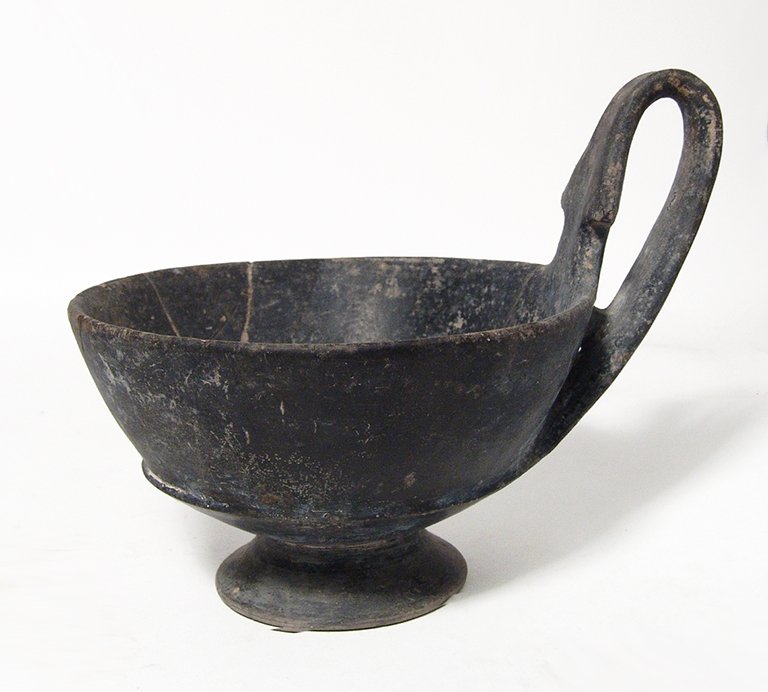 An Etruscan Bucchero kyathos (1 of 4)