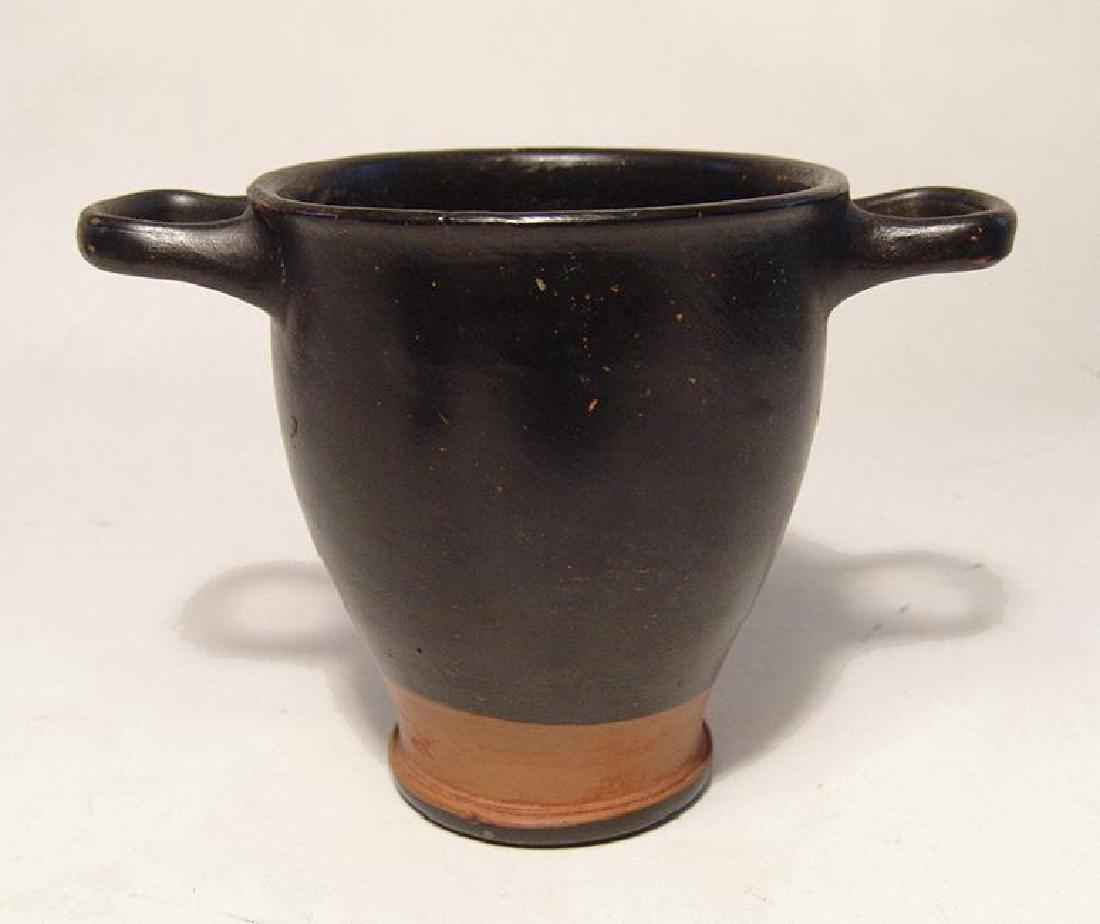 A nice Greek black-glazed skyphos, 5th - 4th Century BC (1 of 3)