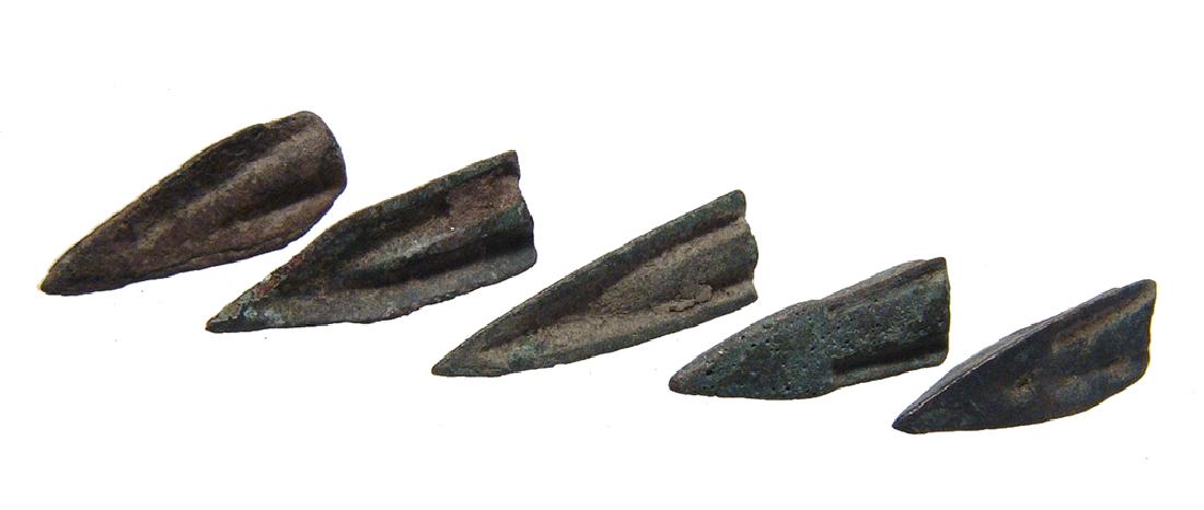 A group of 5 Roman Republic small bronze arrowheads (1 of 2)