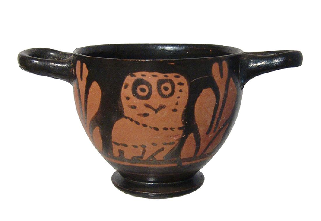 A wonderful Greek owl skyphos, Apulia (1 of 4)
