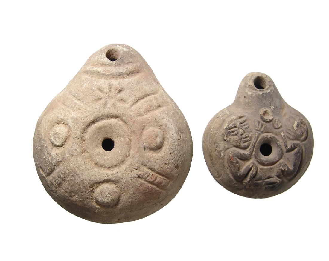 A pair of nice Romano-Egyptian 'frog' lamps (1 of 5)