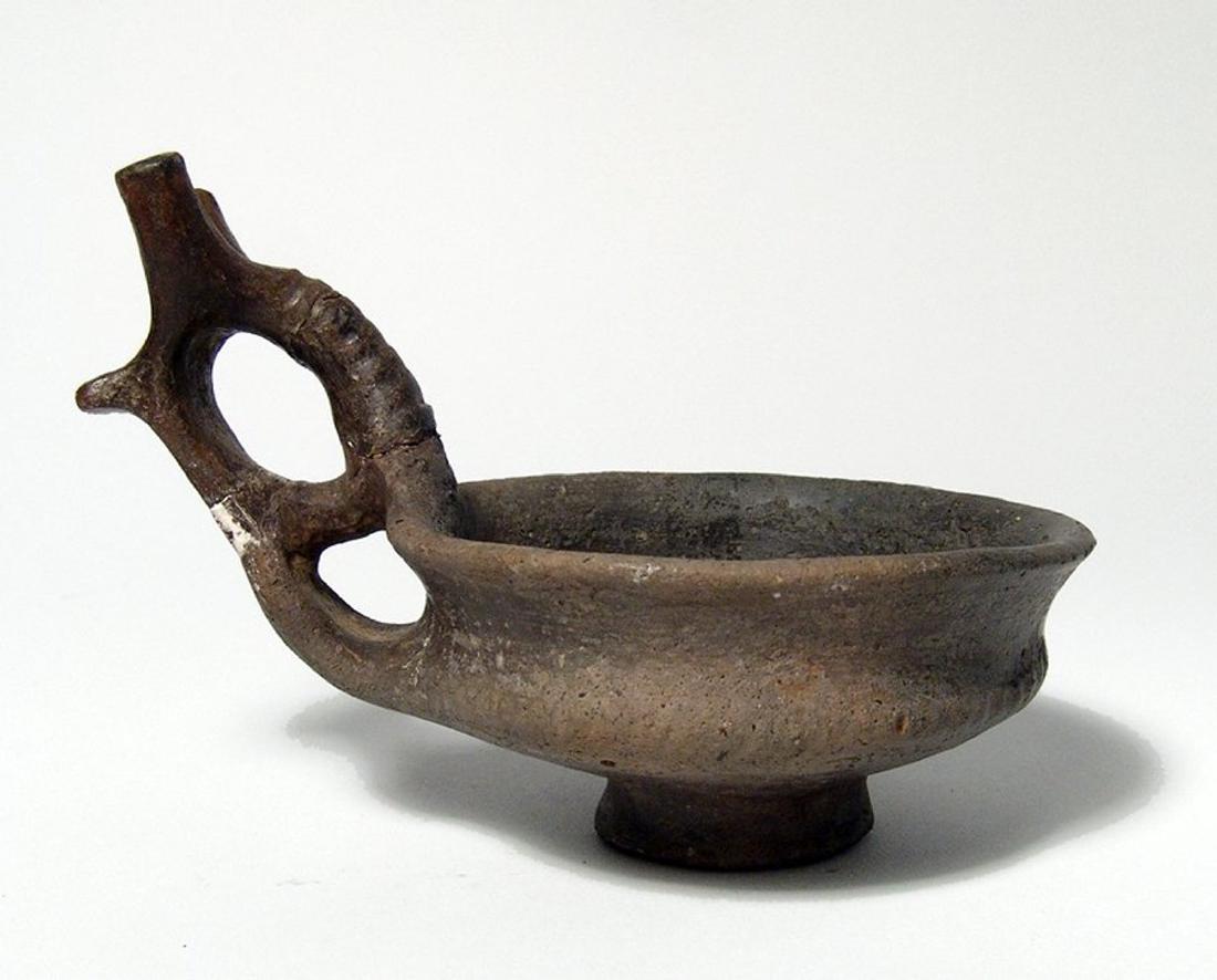 An attractive Villanovan/Etruscan kyathos (1 of 4)