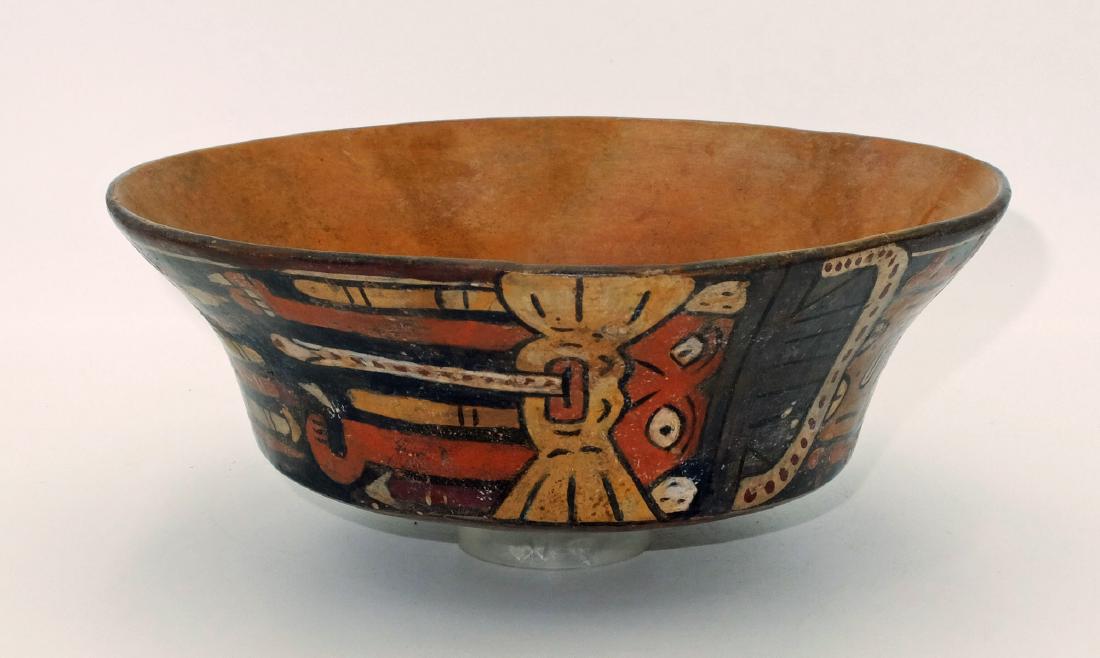 A large Nazca bowl depicting the Spotted Cat (1 of 3)