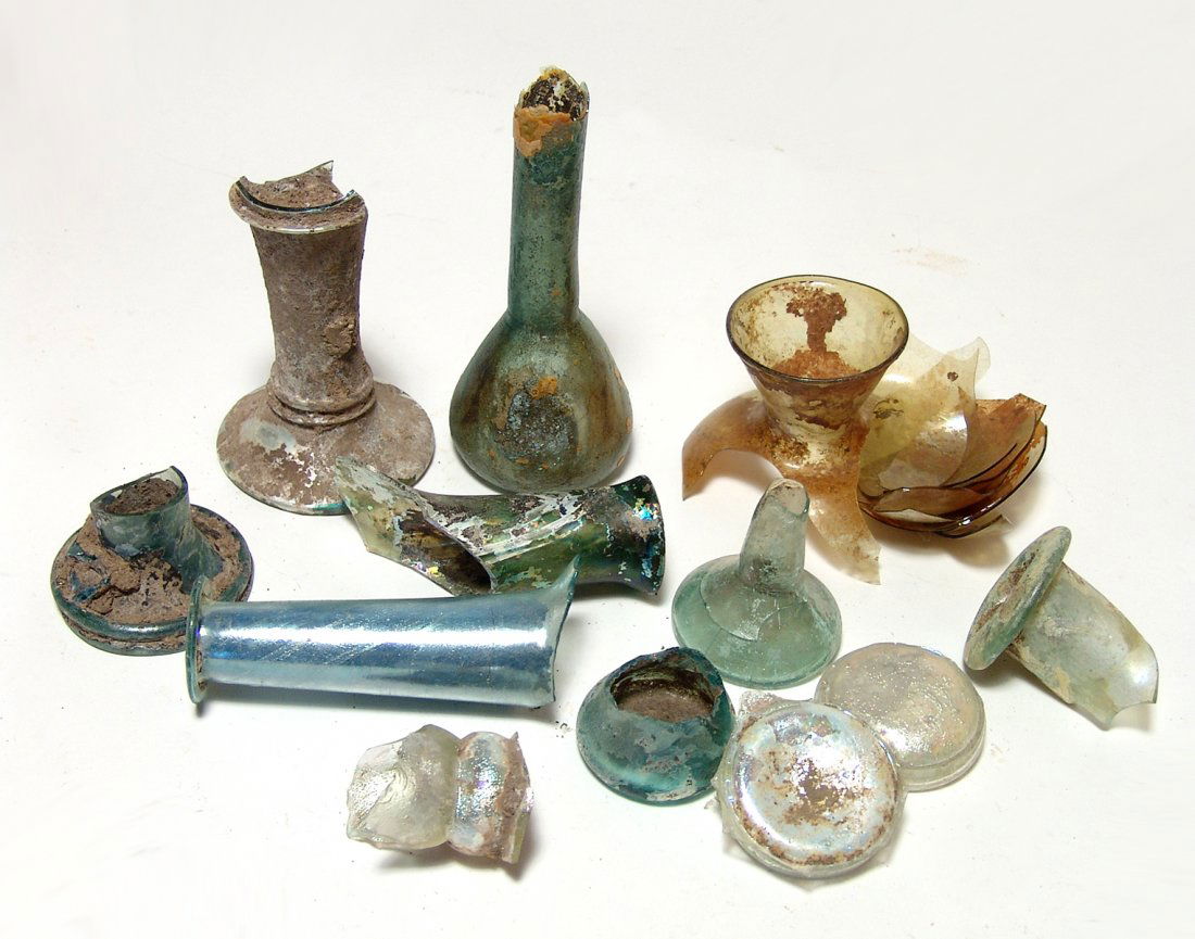 A mixed lot of Roman multi-colored glass fragments (1 of 4)