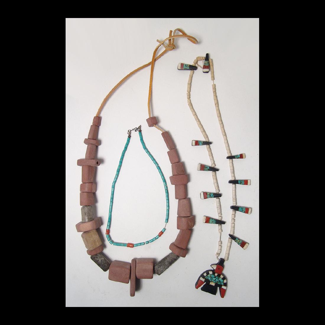 A lot of 3 Native American beaded necklaces (1 of 3)