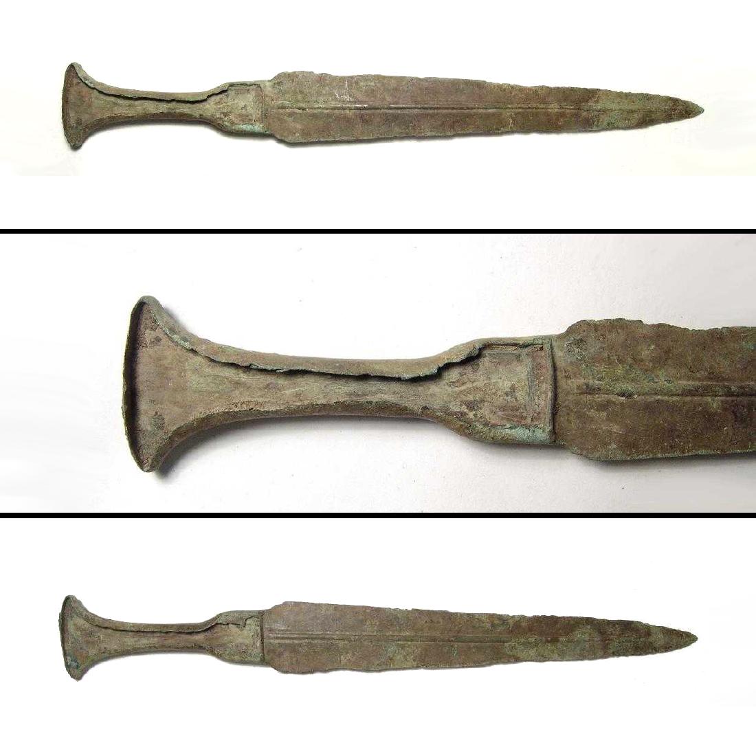 A large Near Eastern bronze dagger (1 of 1)