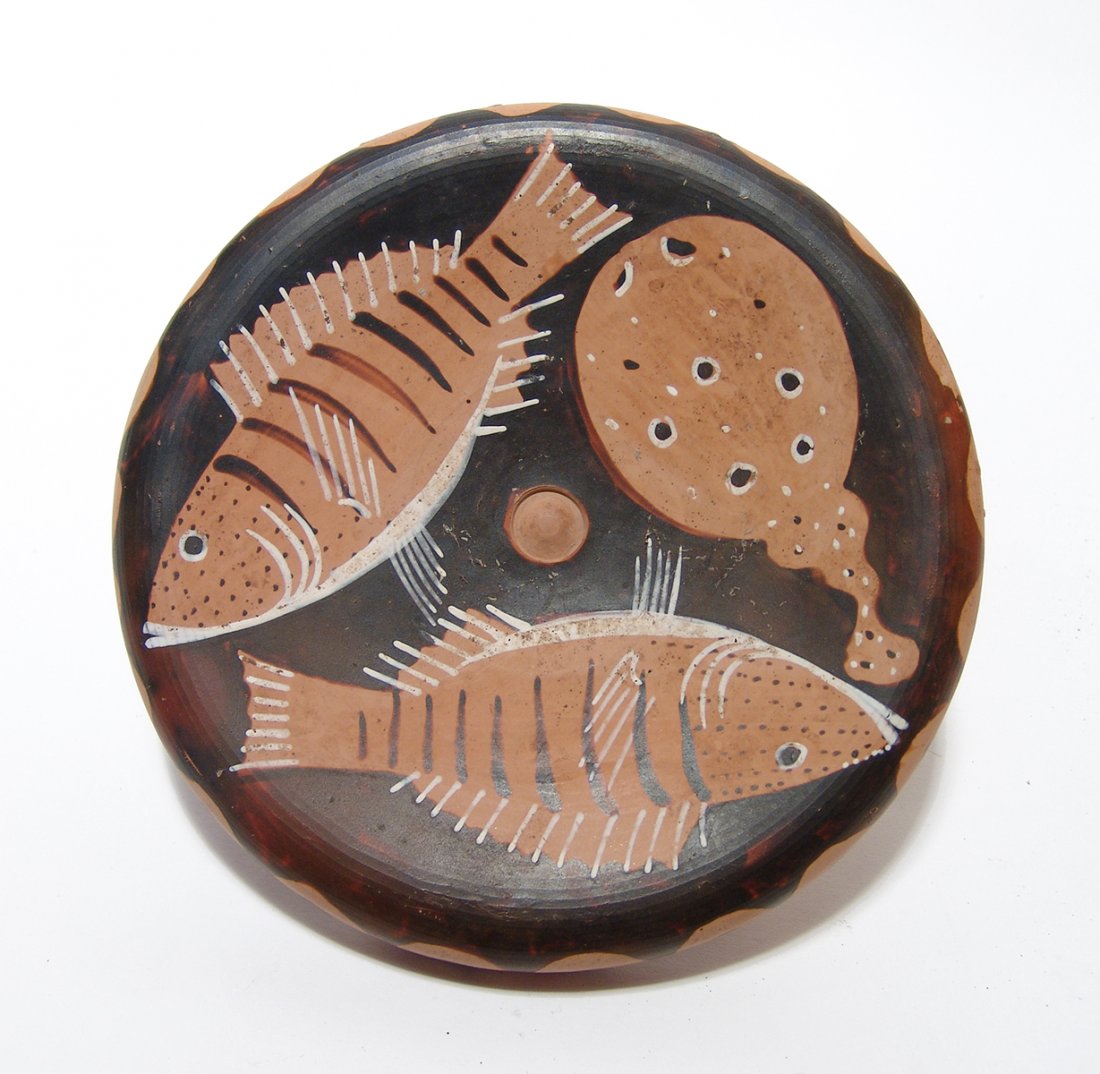 A marvelous Apulian Greek red-figure fish plate (1 of 3)