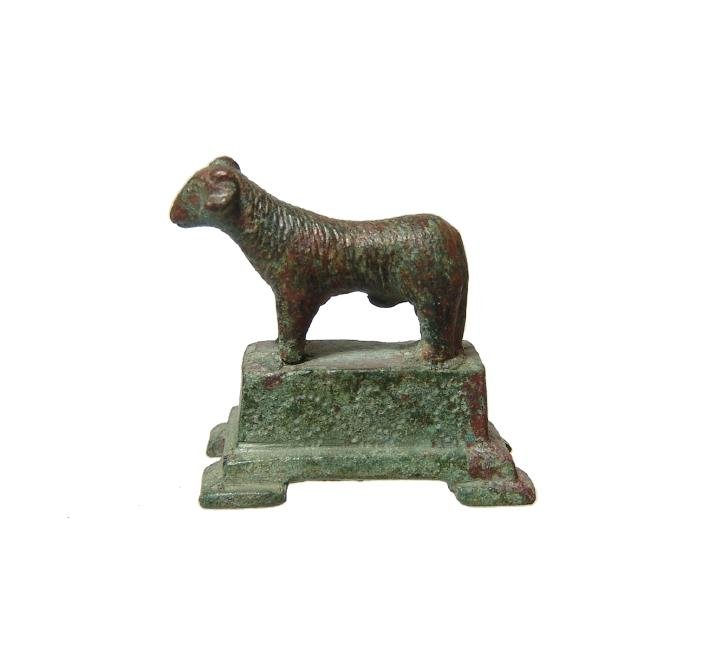 A Roman bronze figurine of sheep (1 of 4)