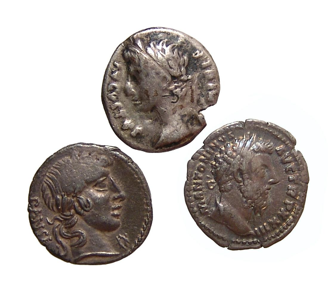 A lot of 3 silver Roman silver coins (1 of 2)