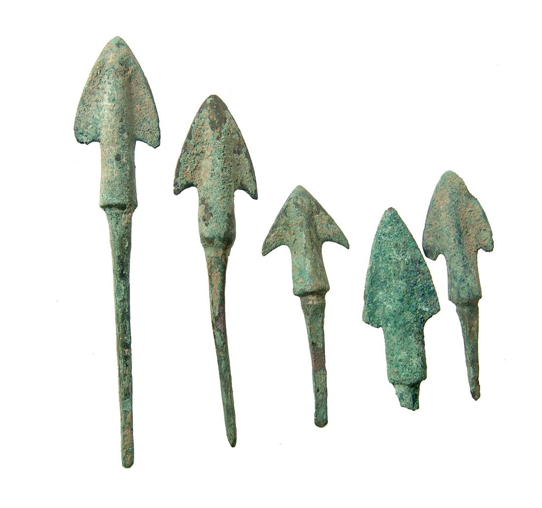 A super group of 5 Near Eastern bronze arrowheads (1 of 2)