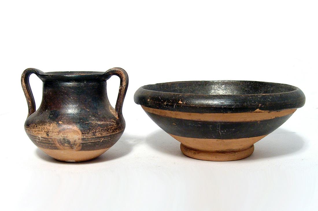 A pair of Greek black glazed vessels (1 of 5)