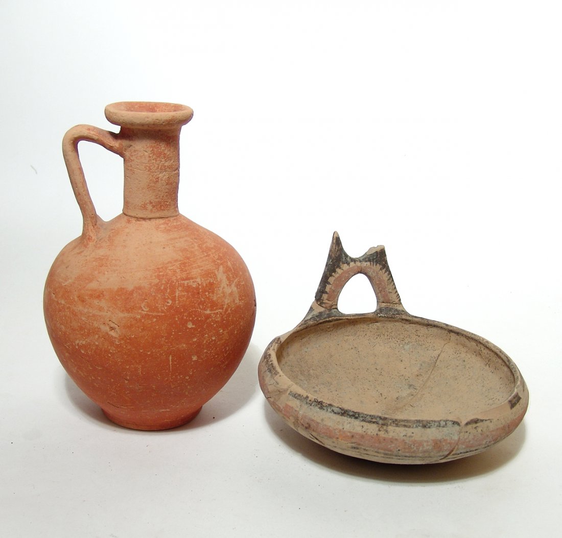 A pair of ancient vessels - Roman and Daunian (1 of 5)