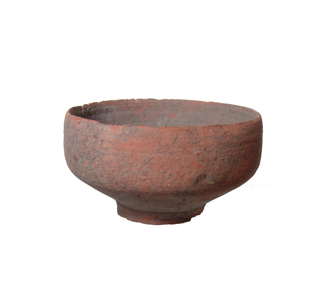 A Roman ceramic bowl (1 of 4)