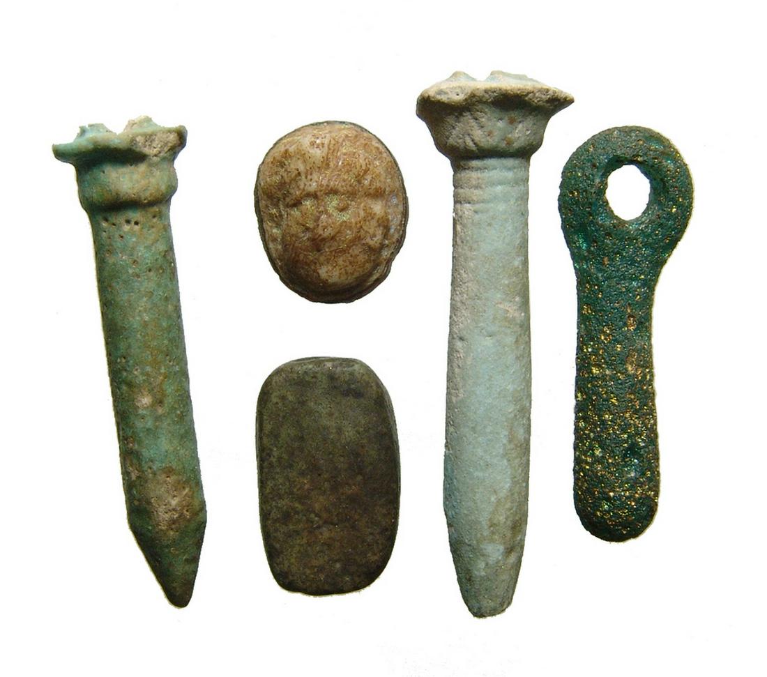A group of 5 Roman-Egyptian objects (1 of 1)