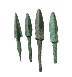 4 Chinese bronze arrow or ballista points, Qin Dynasty: A group of 4 Chinese bronze arrow or ballista points, Qin Dynasty, c. 255 - 206 BC, each trilobate with remnants of the long bronze tangs these types possessed. Longest 2 3/4 in (6.9 cm). Ex Boston