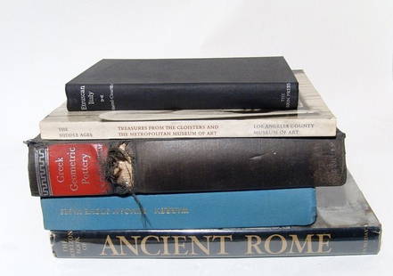 5 useful books on ancient Greek, Roman and Medieval art: A lot of 5 useful books on ancient Greek. Roman and Medieval art. Lot includes - 1). J.N. Coldstream, Greek Geometric Pottery. (London, 1968). Hardcover, 4to, 238 pp. with nice plates. 2). P.