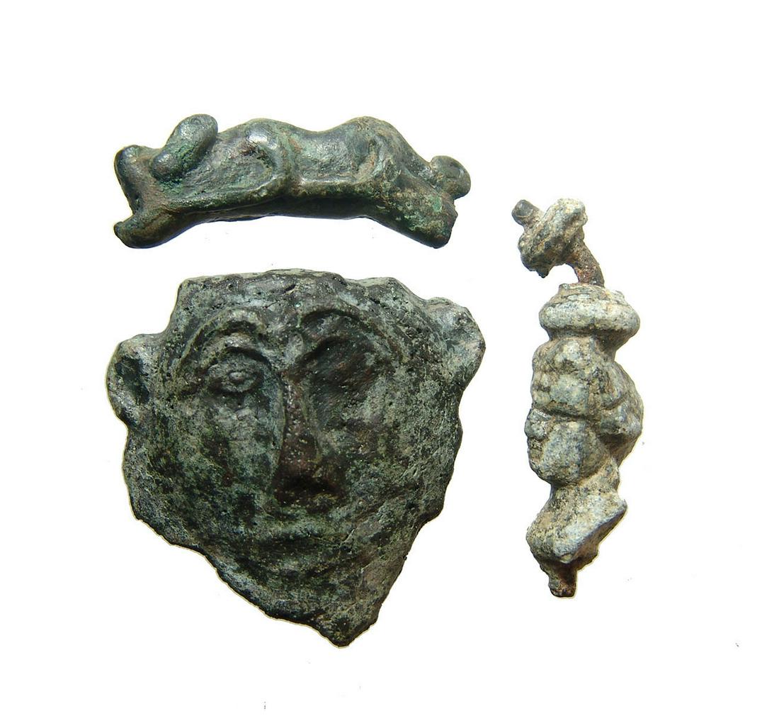 A lot of 3 ancient decorative elements (1 of 4)