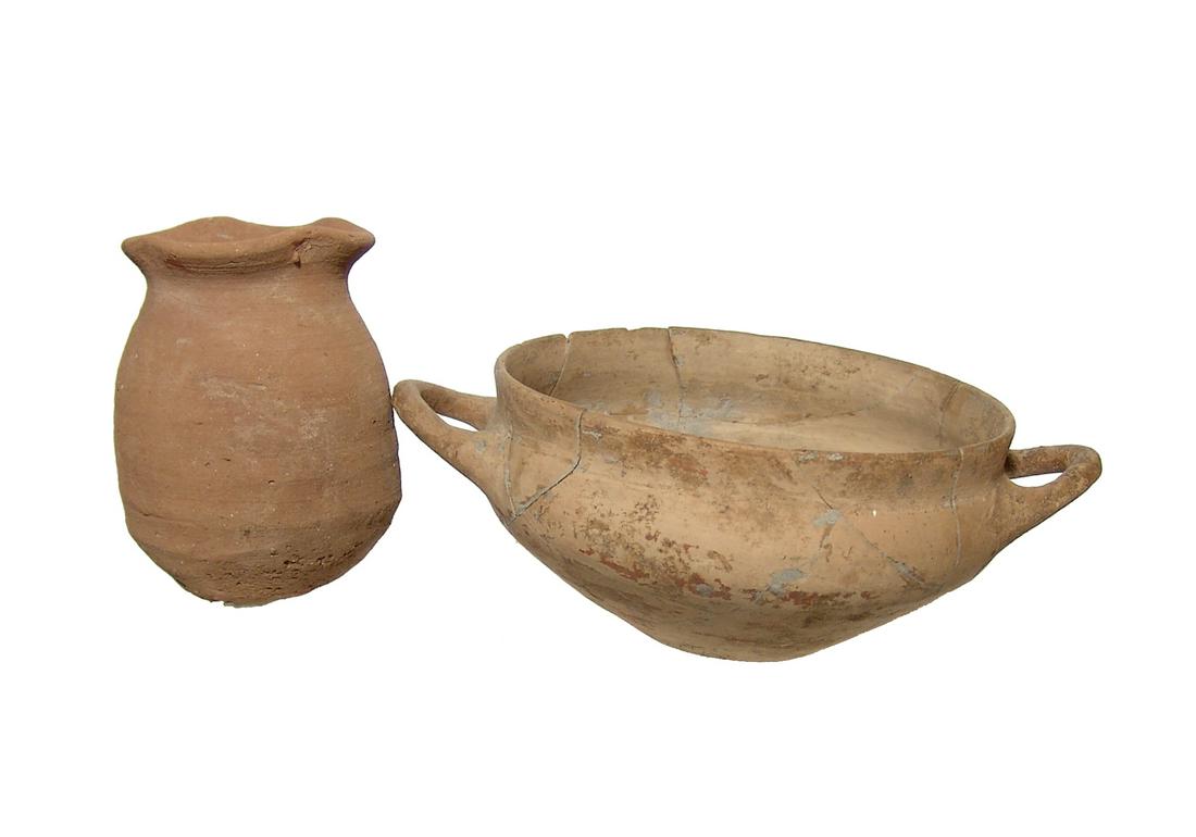 A pair of ancient pottery vessels (1 of 6)