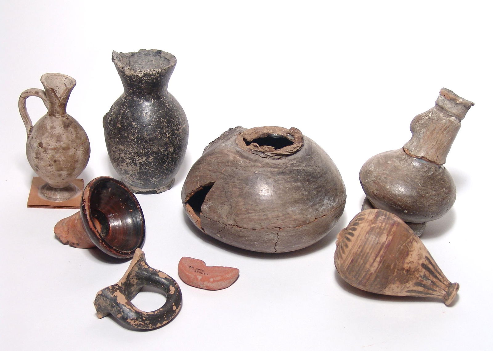 Group of 6 ancient, fragmented pottery vessels & sherds (1 of 2)