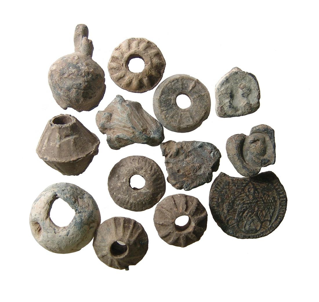 A lot of lead whorls and bullae (1 of 2)