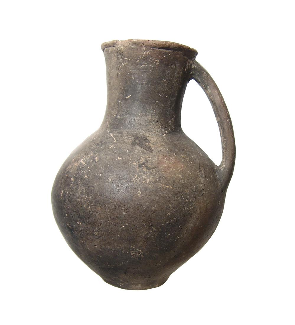 A nice Argive Minyan ware handled vessel (1 of 3)