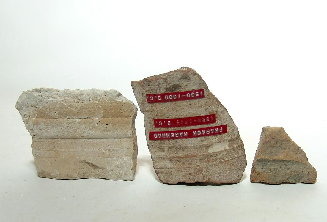 Stone and ceramic fragments with old collection labels (1 of 3)