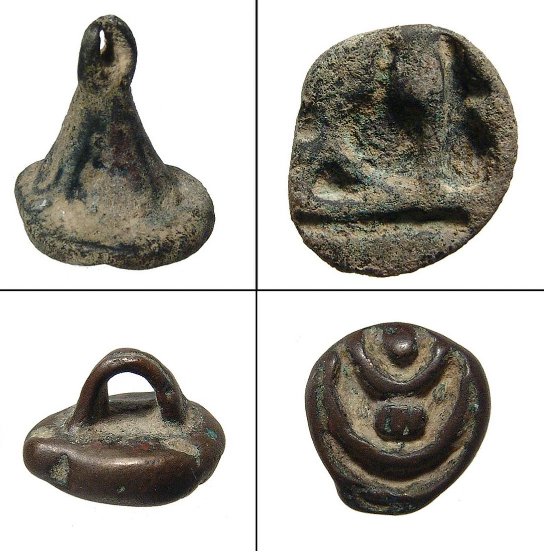 A pair of ancient bronze handled seals (1 of 3)