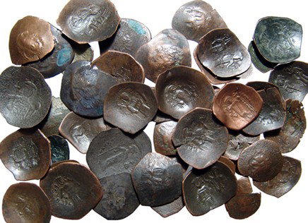50 bronze coins, Latin Crusaders-Constantinople: A group of 50 Byzantine bronze coins, struck during the 13th Centuries by the Latin Crusaders who occupied Constantinople after AD 1203. There are also a few earlier type of Manual, Alexius and other.