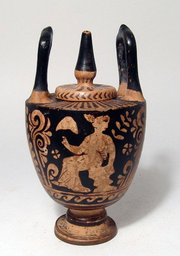 Choice Apulian red-figure Lebes Gamikos: A choice Apulian red-figure Lebes Gamikos, Magnia Graecia, c. 350 - 330 BC, with pedestal foot and characteristic tall loop handles and spiked lid. Nicely decorated with opposing scenes- a seated male
