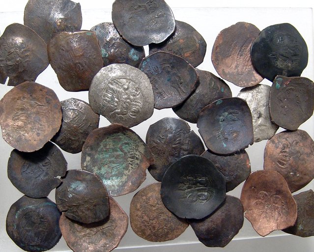 30 Byzantine billon coins, Aspron Trachys: A lot of 30 Byzantine billon Aspron Trachys. A mixed group with various emperors from the 11th - 13th Centuries. Ex Los Angeles private collection.