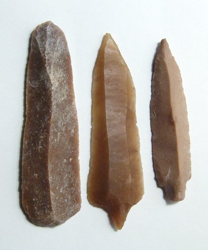 Lot of 3 Egyptian Predynastic Flint Tools: A lot of 3 Egyptian Predynastic flint tools, c. 4000 - 3000 BC, all are blade with well-formed cutting edges, one with collection number. Sizes from 2 5/8" (6.7 cm) to 3 1/8" (8 cm). All three intact 