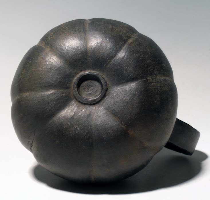 A superb Inca squash vessel - 3