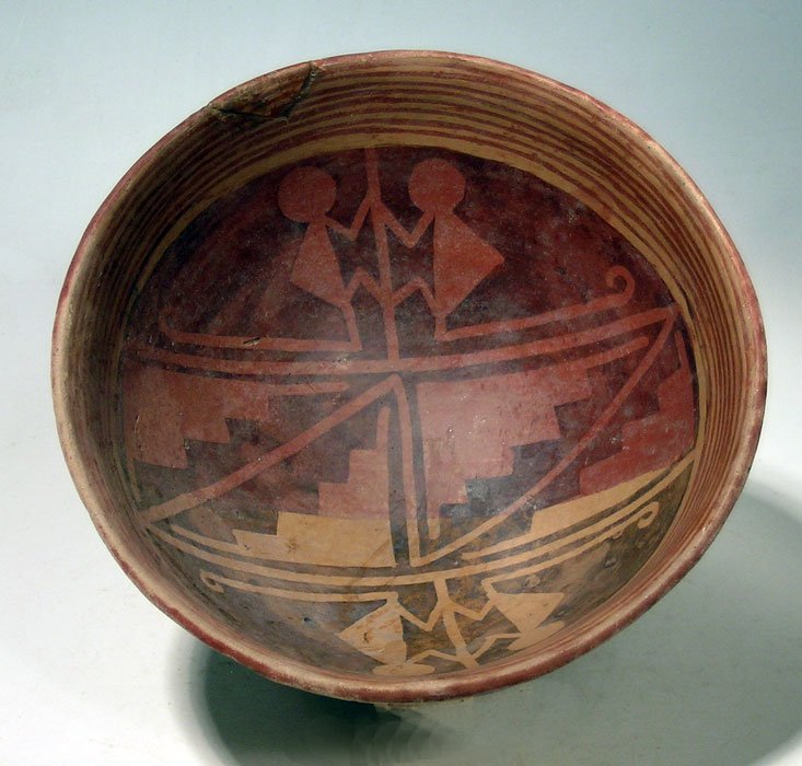 Narino polychrome pedestal bowl from the Piartal: An excellent Narino polychrome pedestal bowl from the Piartal cultural complex, Colombia, c. 750 - 1250 AD. This fine example is 7-1/2" in diameter and is decorated with two pairs of monkeys represent