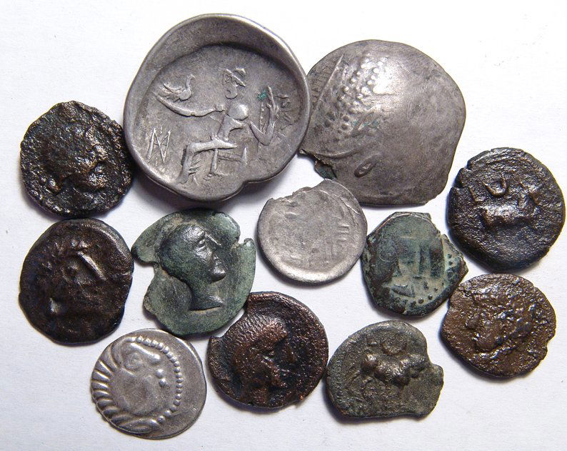 A lot of 15 mixed Celtic silver and bronze coins (1 of 1)