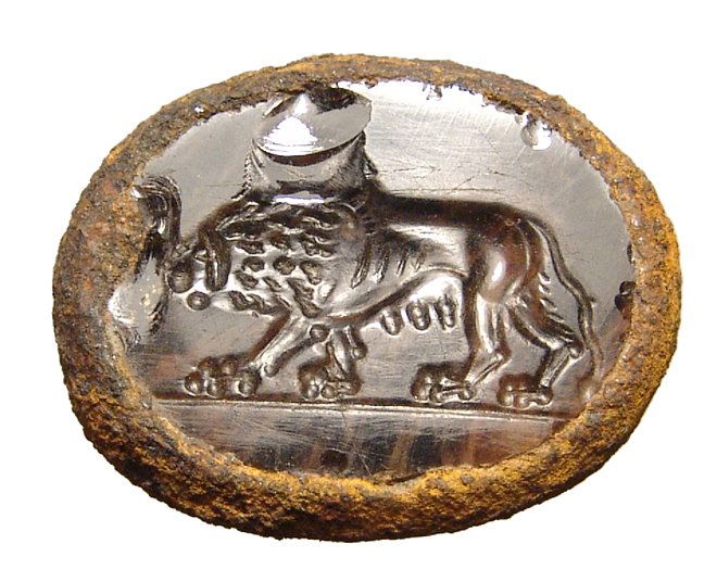 A large Roman jasper intaglio depicting a lion (1 of 2)