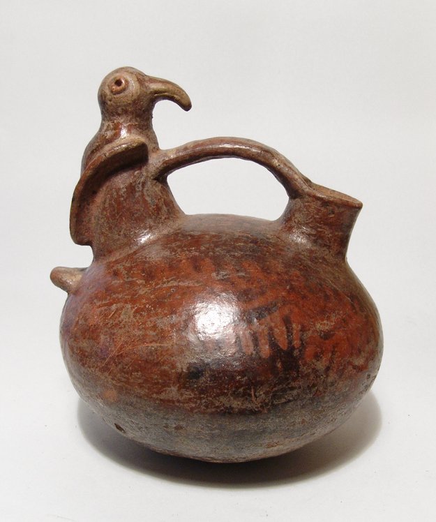 A Carchi ceramic vessel with bird adorno, Ecuador (1 of 4)