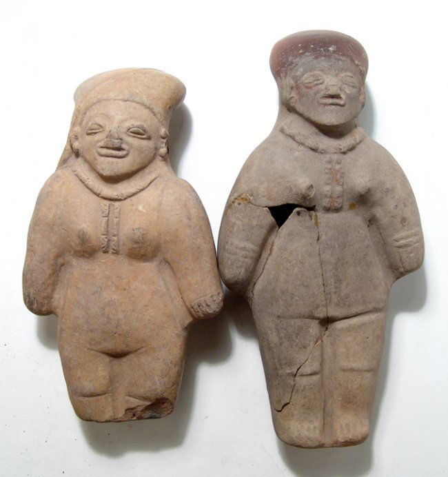 2 Jamacoaque standing female figures from Ecuador (1 of 2)