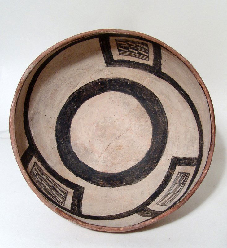 Anasazi Salado Polychrome transitional Gila Pinto bowl: A large Anasazi Salado Polychrome transitional Gila Pinto bowl. Native American, American Southwest, c. AD 1300 - 1400, the interior with attractive geometric decoration in dark brown slip against a w
